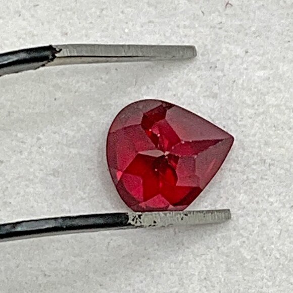 Elegant Red Gemstone Teardrop ruby - Picture 13 of 13